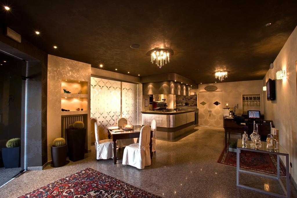 Hotel Sullivan Ponte San Marco Esterno foto